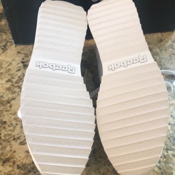 STYLISH, UNIQUE REEBOKS 🔥 - Picture 5 of 6